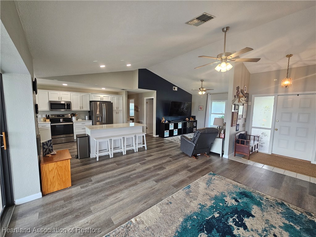 3612 Divot Road Sebring, FL 33872 - Photo 4 of 32 Gallery Image 4