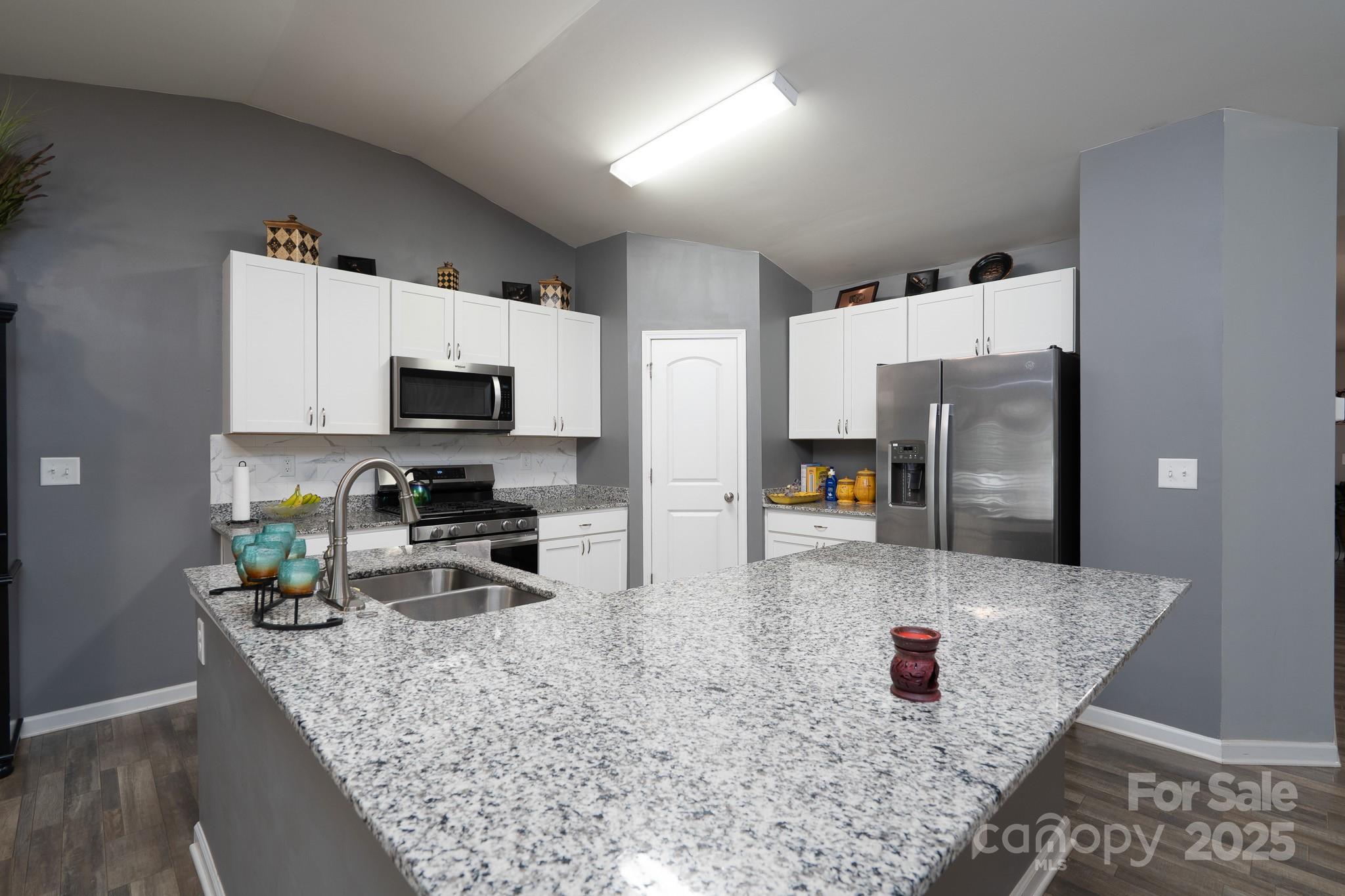 1219 Amberlight Circle Salisbury, NC 28144 - Photo 13 of 32