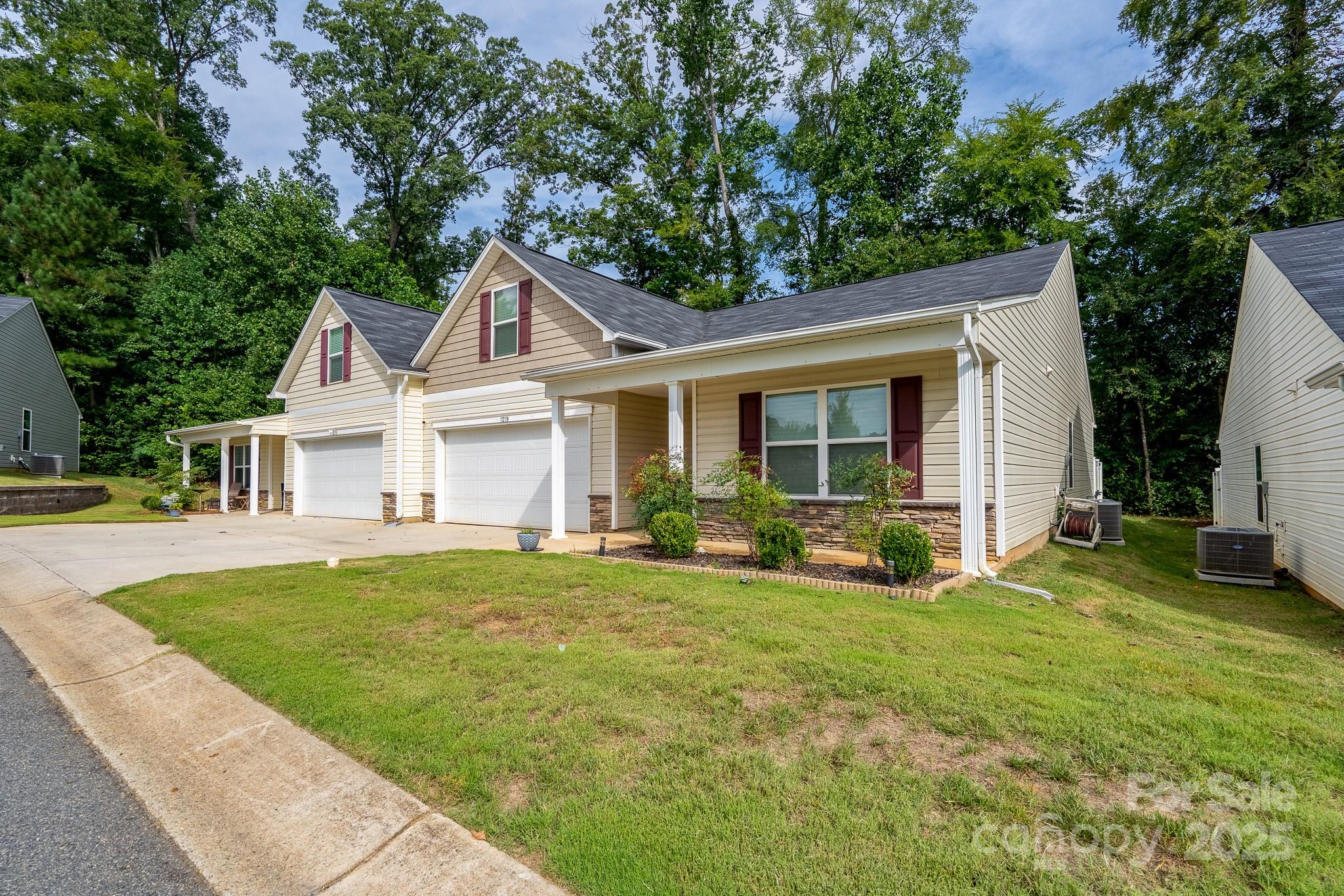1219 Amberlight Circle Salisbury, NC 28144 - Photo 2 of 32