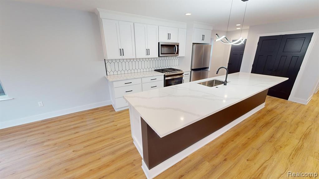 27160 South River Road Harrison Township, MI 48045 - Photo 8 of 33 Gallery Image 8