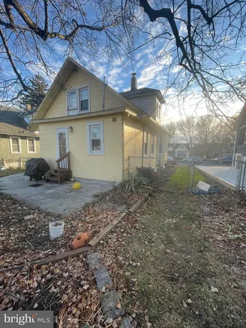 a view of backyard of house