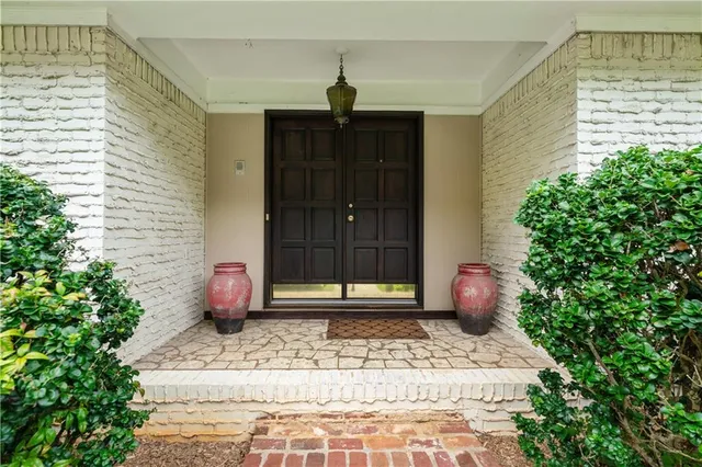 a house view with a outdoor space