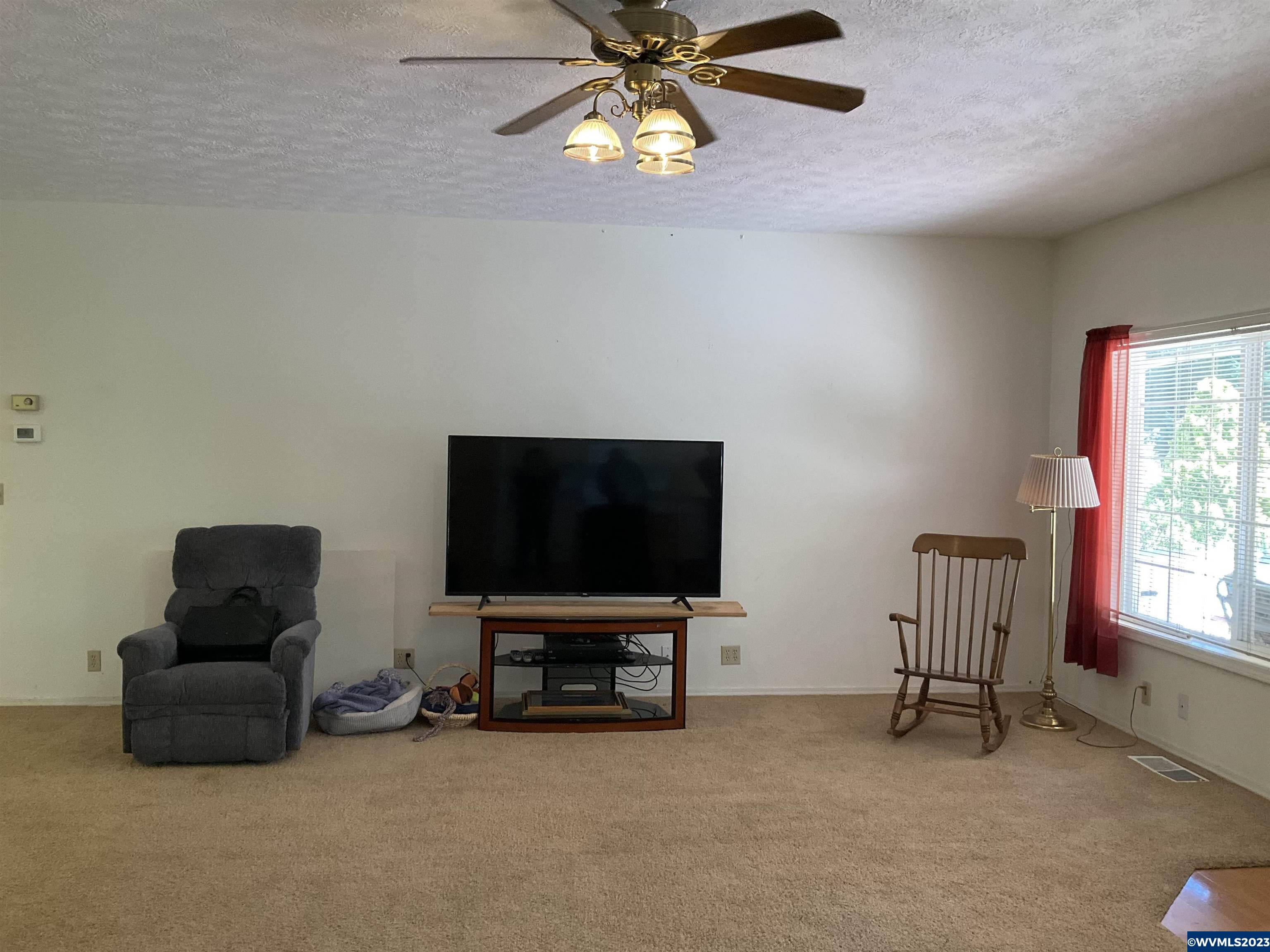 806 Southwest River Drive Dallas, OR 97338 - Photo 23 of 35