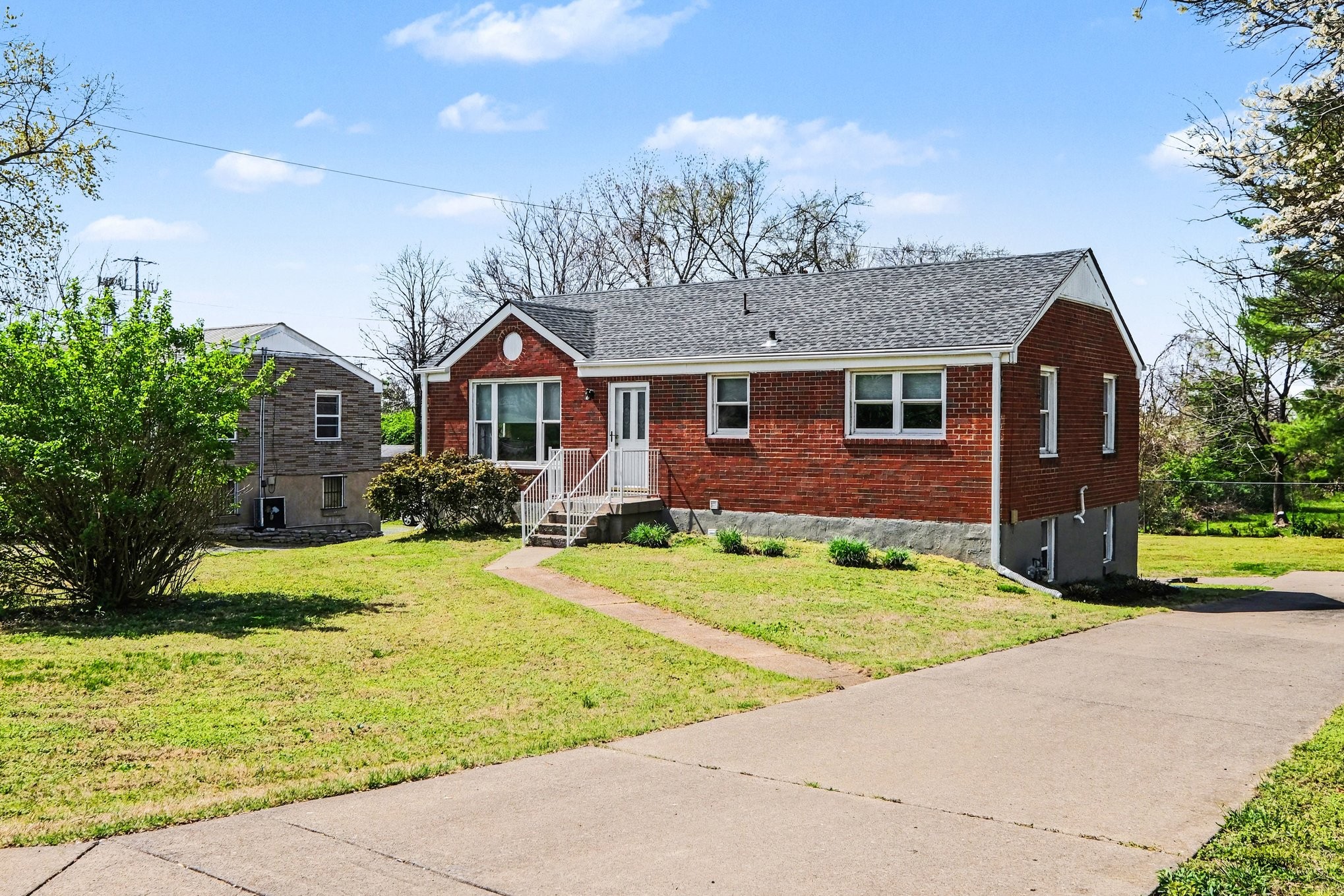 822 Kent Road Nashville, TN 37214 - Photo 3 of 26