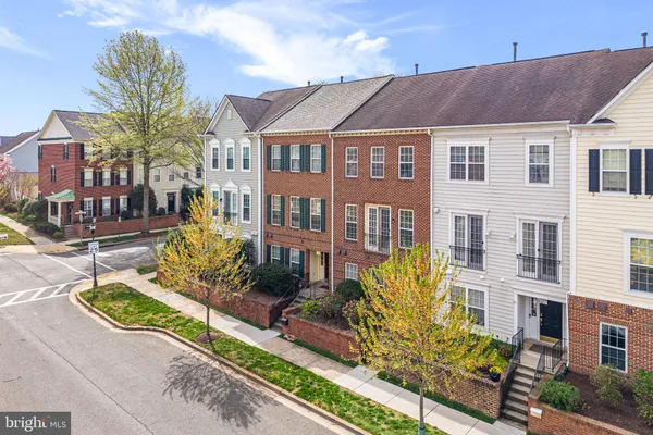 $3,500 | 631 Gatestone Street, Gaithersburg, MD 20878
