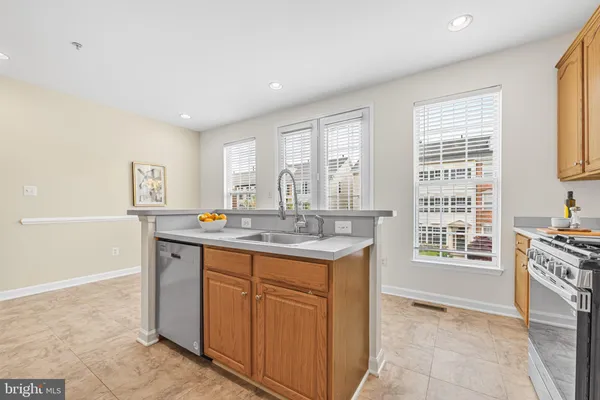 $3,500 | 631 Gatestone Street, Gaithersburg, MD 20878