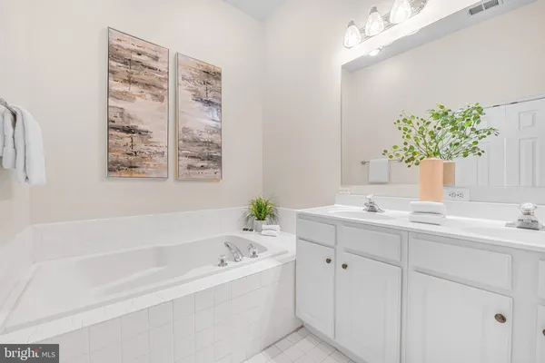 $3,500 | 631 Gatestone Street, Gaithersburg, MD 20878