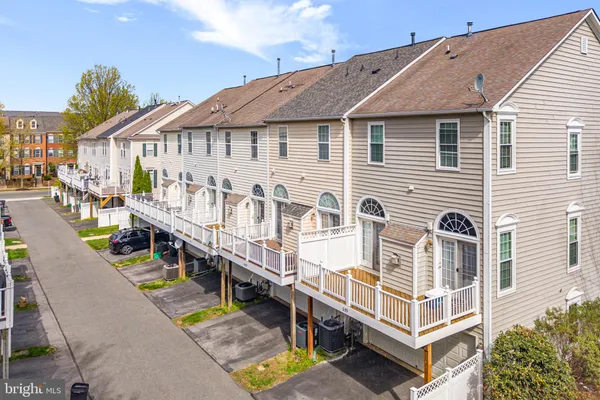 $3,500 | 631 Gatestone Street, Gaithersburg, MD 20878