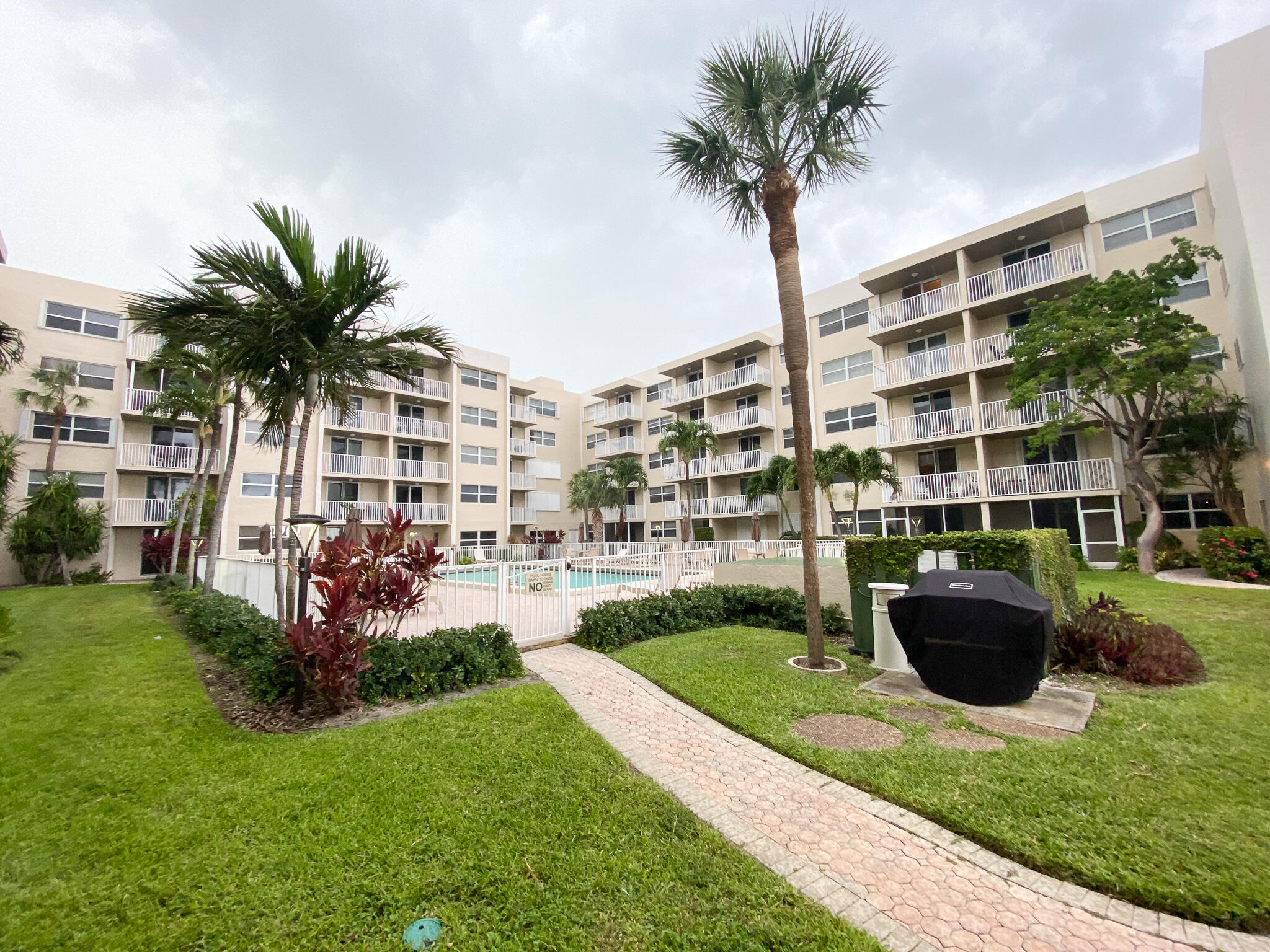 2929 South Ocean Boulevard, Unit 5010 Boca Raton, FL 33432 - Photo 1 of 1 Pool and garden