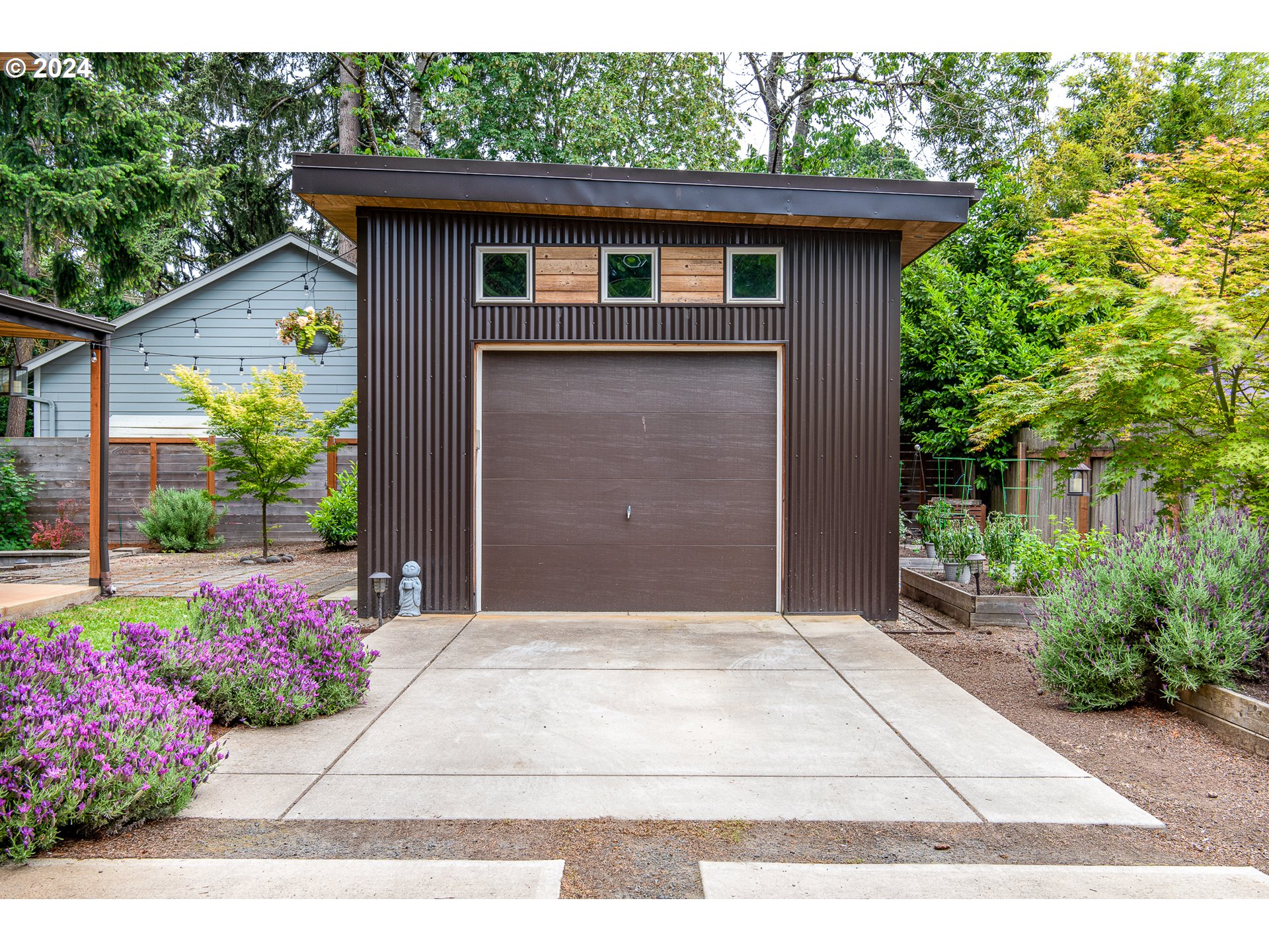 383 Irving Road Eugene, OR 97404 - Photo 26 of 37 Gallery Image 26