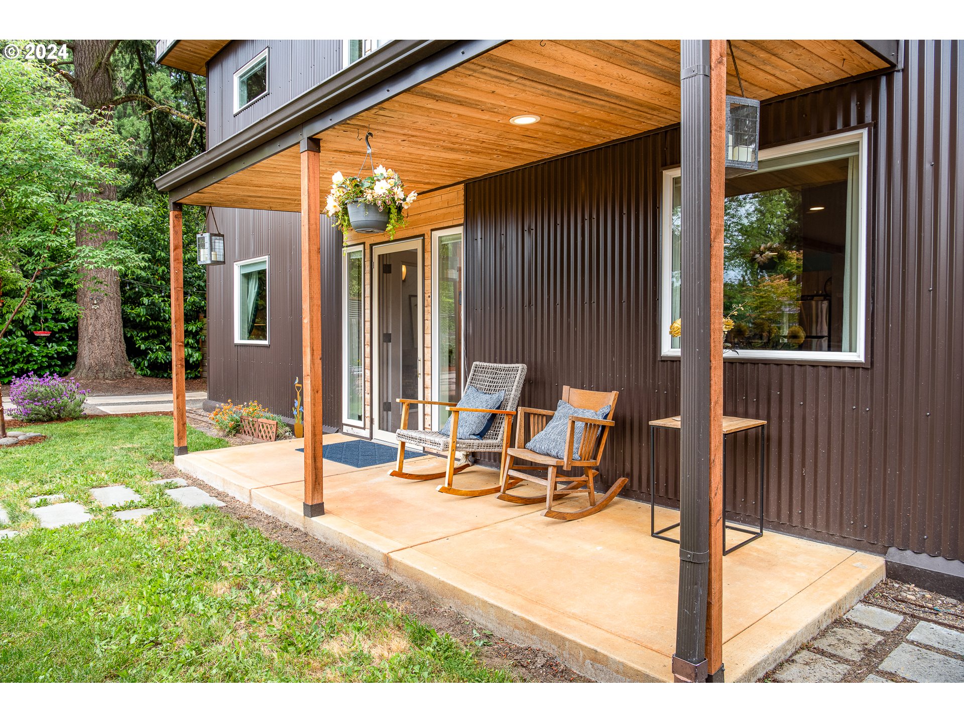 383 Irving Road Eugene, OR 97404 - Photo 28 of 37 Gallery Image 28