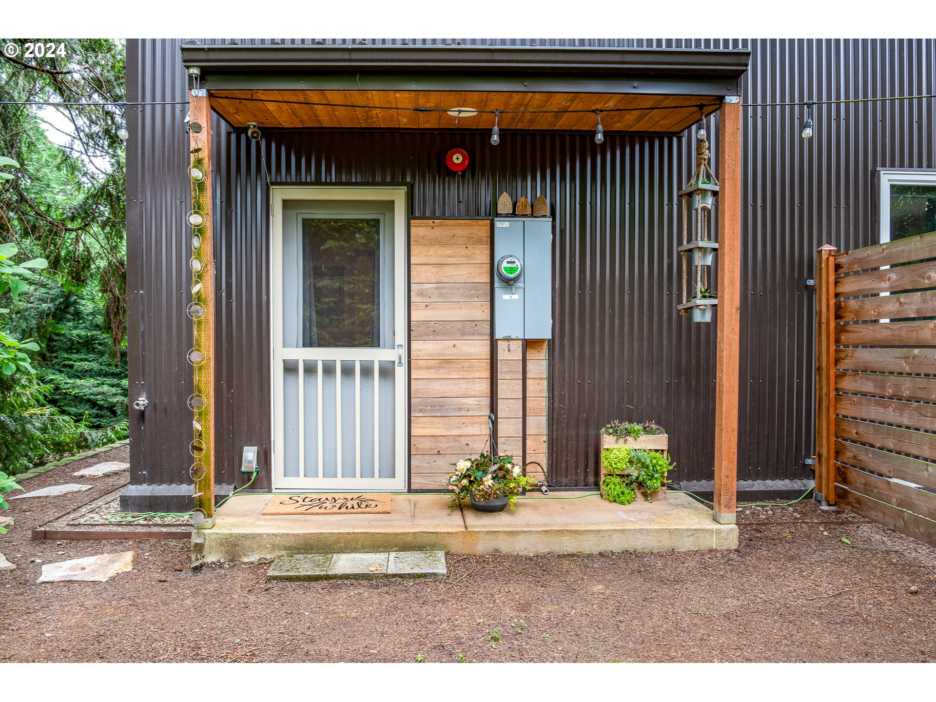 383 Irving Road Eugene, OR 97404 - Photo 29 of 37 Gallery Image 29