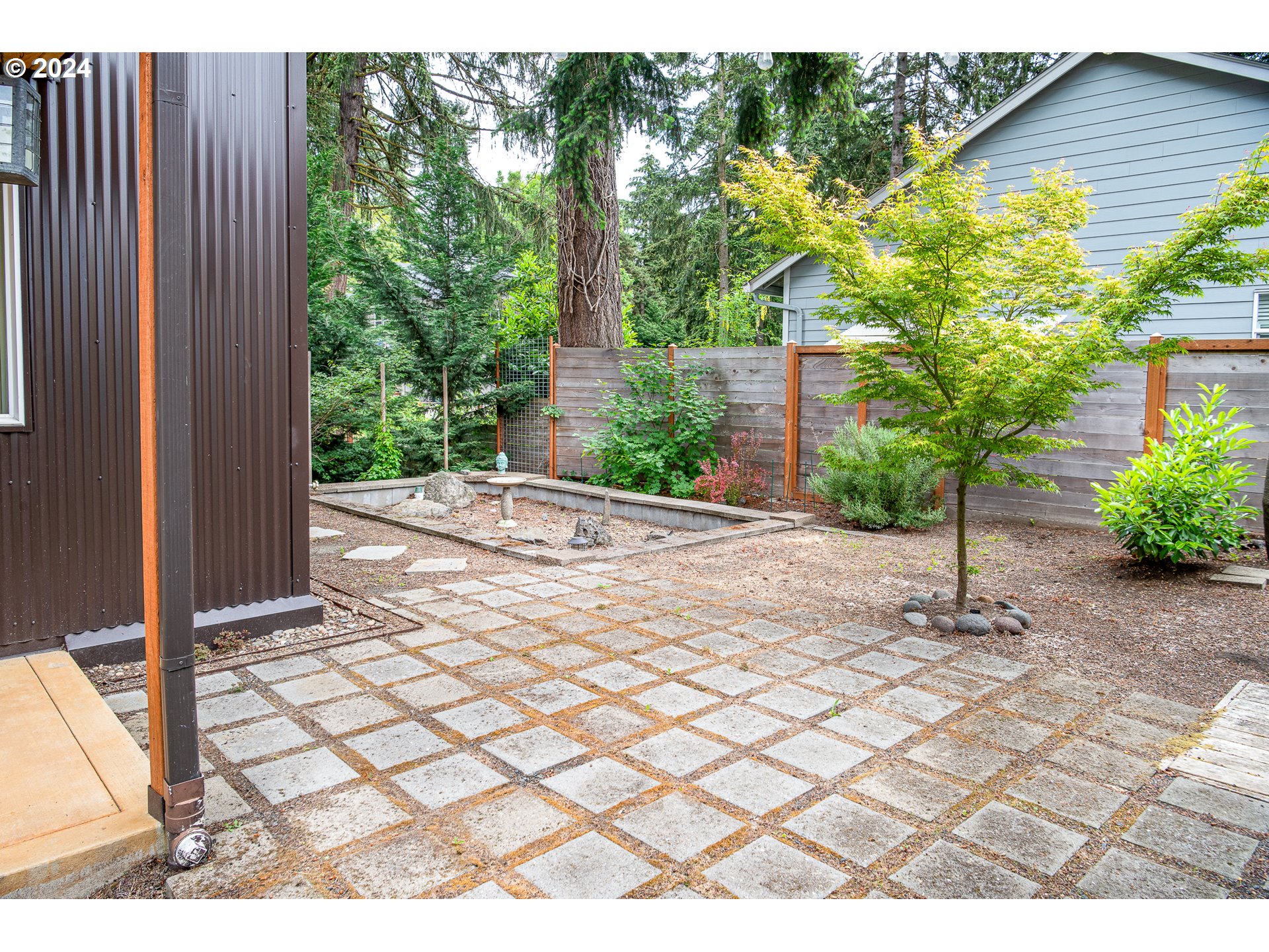 383 Irving Road Eugene, OR 97404 - Photo 31 of 37 Gallery Image 31