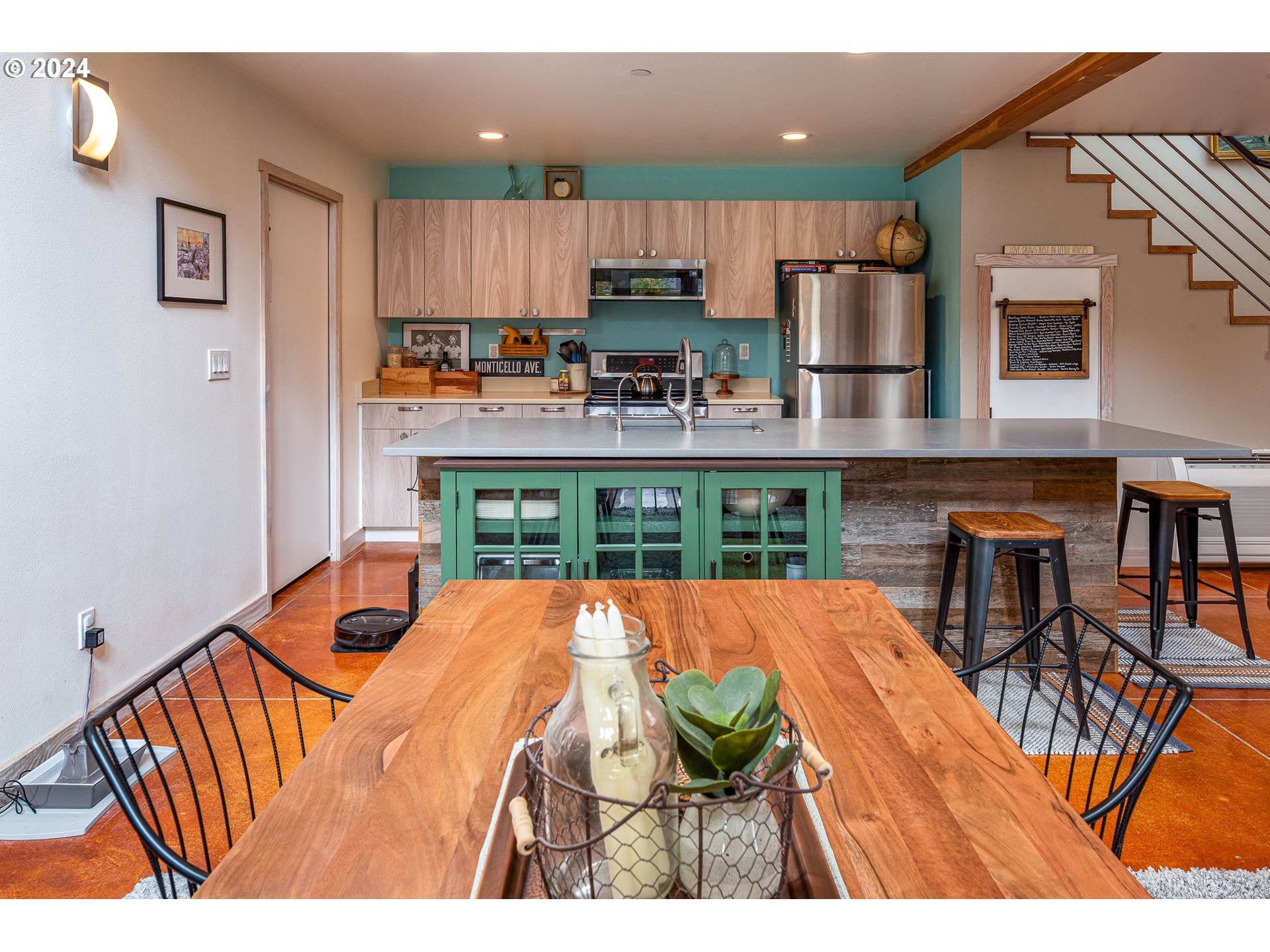 383 Irving Road Eugene, OR 97404 - Photo 5 of 37 Gallery Image 5
