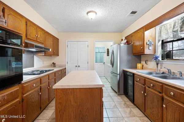 $265,000 | 2774 Itasca Drive, Nesbit, MS 38651