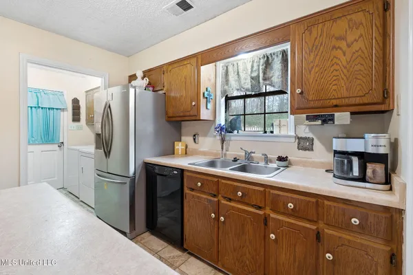 $265,000 | 2774 Itasca Drive, Nesbit, MS 38651