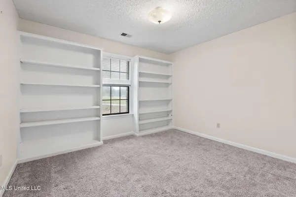 $265,000 | 2774 Itasca Drive, Nesbit, MS 38651