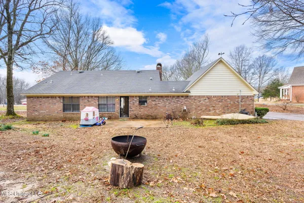 $265,000 | 2774 Itasca Drive, Nesbit, MS 38651