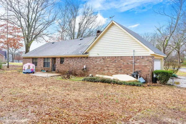 $265,000 | 2774 Itasca Drive, Nesbit, MS 38651