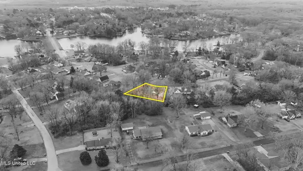 $265,000 | 2774 Itasca Drive, Nesbit, MS 38651