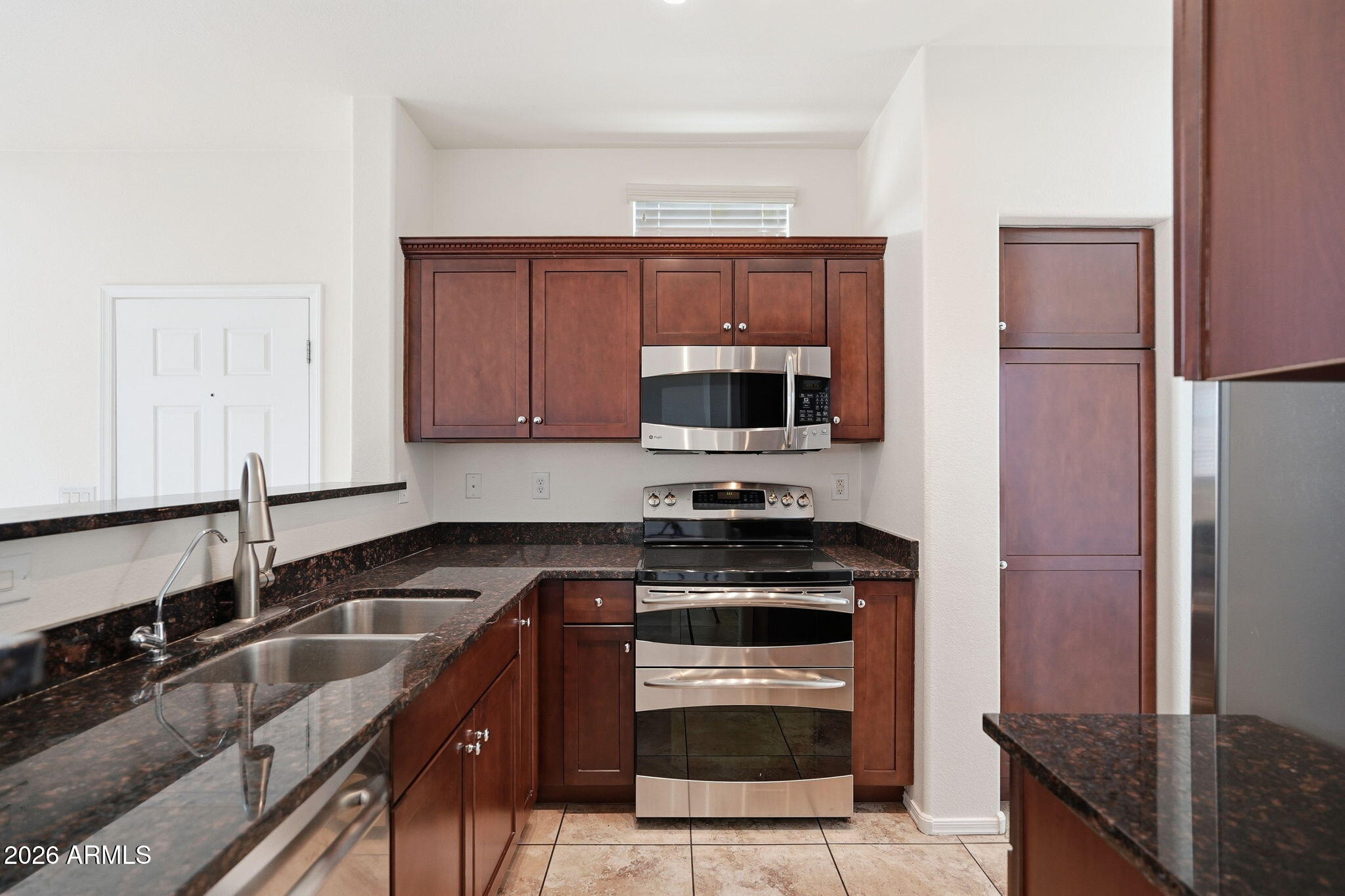 2725 East Mine Creek Road, Unit 1013 Phoenix, AZ 85024 - Photo 8 of 41 010_ListerPros
