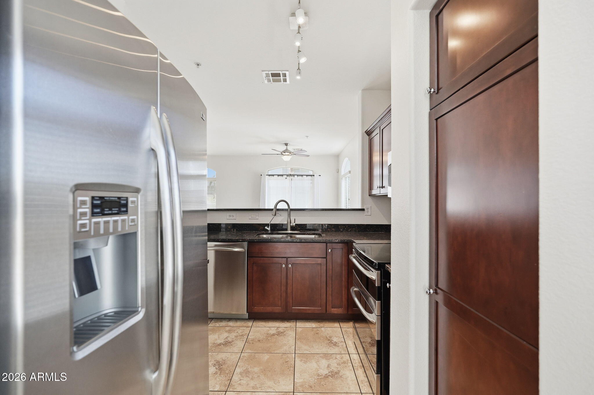 2725 East Mine Creek Road, Unit 1013 Phoenix, AZ 85024 - Photo 9 of 41 011_ListerPros