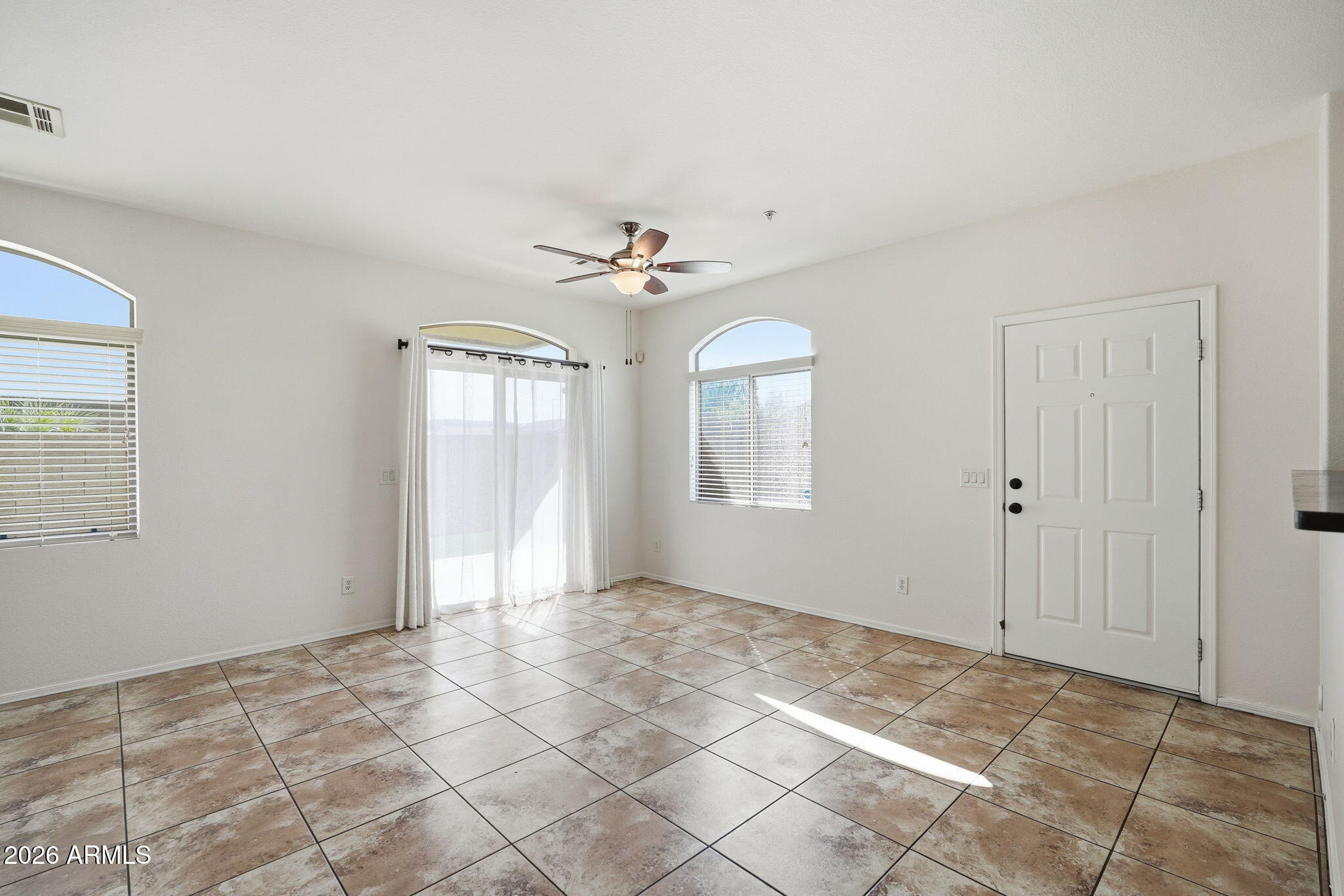 2725 East Mine Creek Road, Unit 1013 Phoenix, AZ 85024 - Photo 3 of 41 005_ListerPros