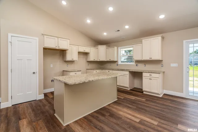 $290,900 | 109 Brase Street, Marion, IL 62959