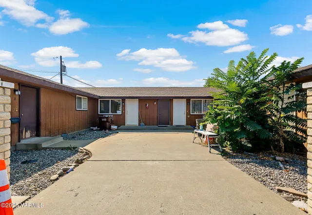 $599,999 | 4208 West Arlington Street, Yakima, WA 98908