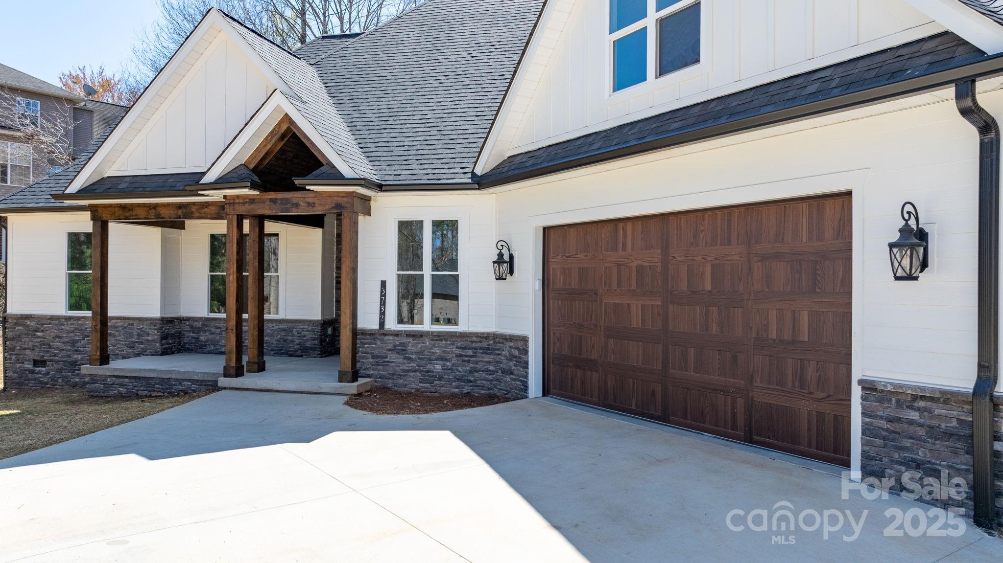 3732 Whitney Drive Northeast Hickory, NC 28601 - Photo 40 of 48 a front view of a house with a yard