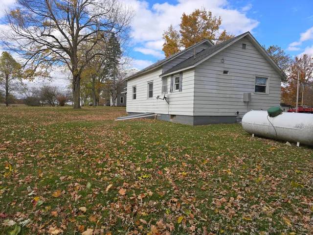 $115,400 | 7441 Cambria Road, Hillsdale, MI 49242