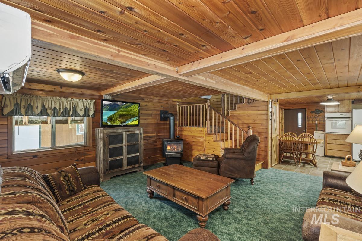 567 West Mountain Road Cascade, ID 83611 - Photo 11 of 32