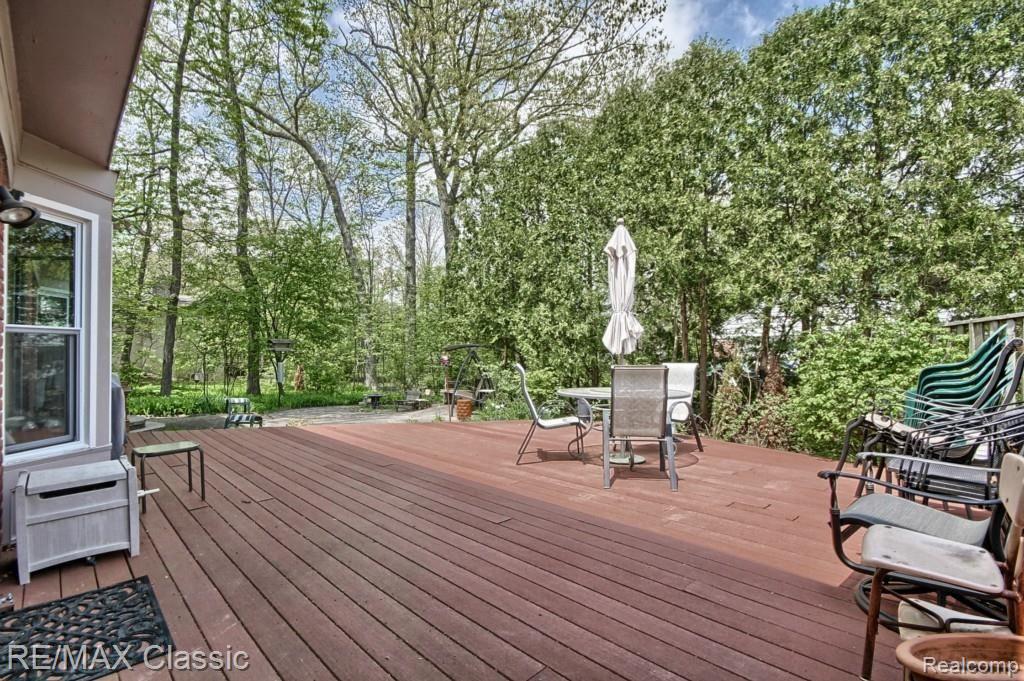 4424 Patrick Road West Bloomfield, MI 48322 - Photo 28 of 28 Deck.jpg