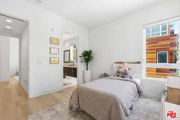 $2,600,000 | 12642 Sandhill Lane, Unit 1, Playa Vista, CA 90094