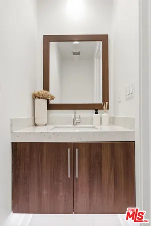 $2,600,000 | 12642 Sandhill Lane, Unit 1, Playa Vista, CA 90094