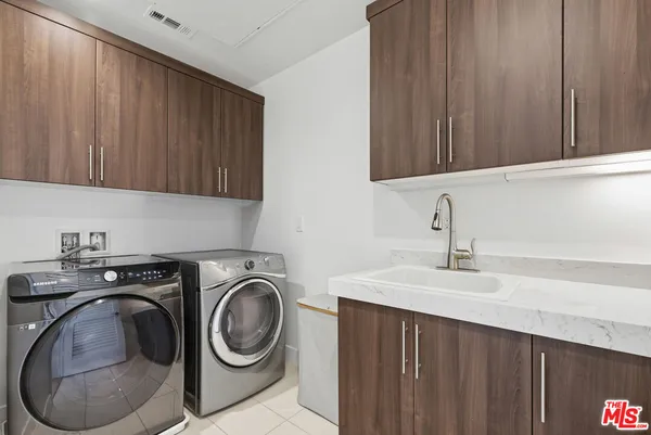 $2,600,000 | 12642 Sandhill Lane, Unit 1, Playa Vista, CA 90094