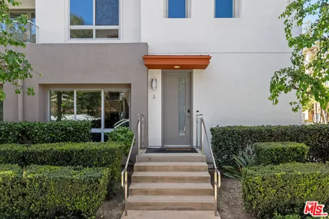 $2,600,000 | 12642 Sandhill Lane, Unit 1, Playa Vista, CA 90094