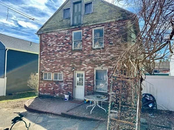 $275,000 | 552 Main Street, Sturbridge, MA 01518