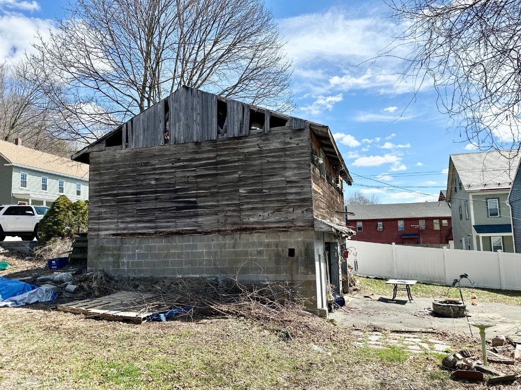 552 Main Street Sturbridge, MA 01518 - Photo 8 of 42