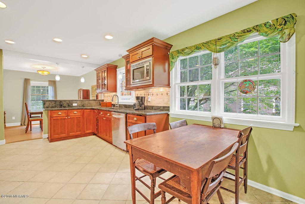 409 Lansdowne Road Wilmington, NC 28409 - Photo 12 of 31 409LandsdowneRoad-12