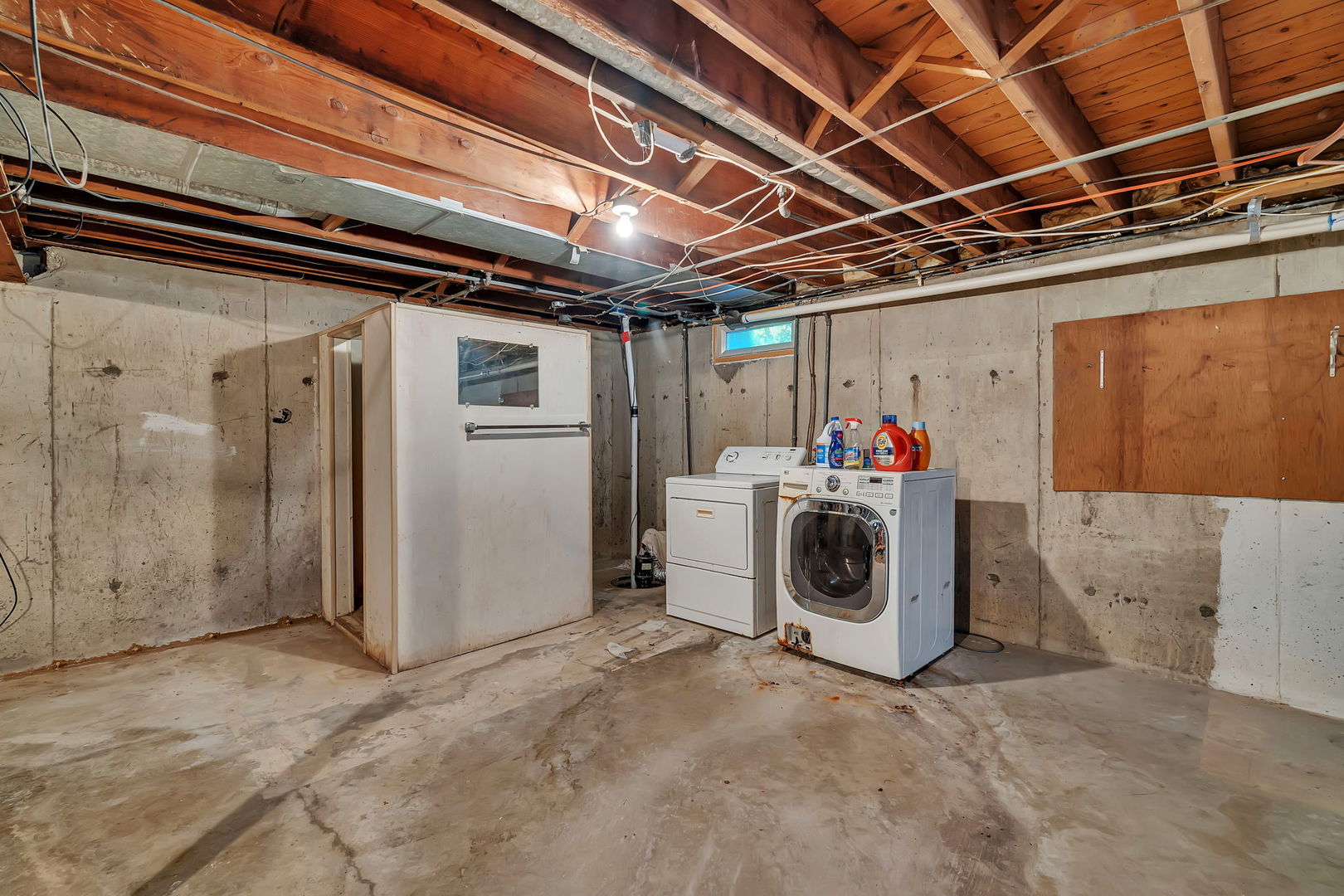 536 Fort Street Ottawa, IL 61350 - Photo 21 of 30 a utility room with dryer and washer
