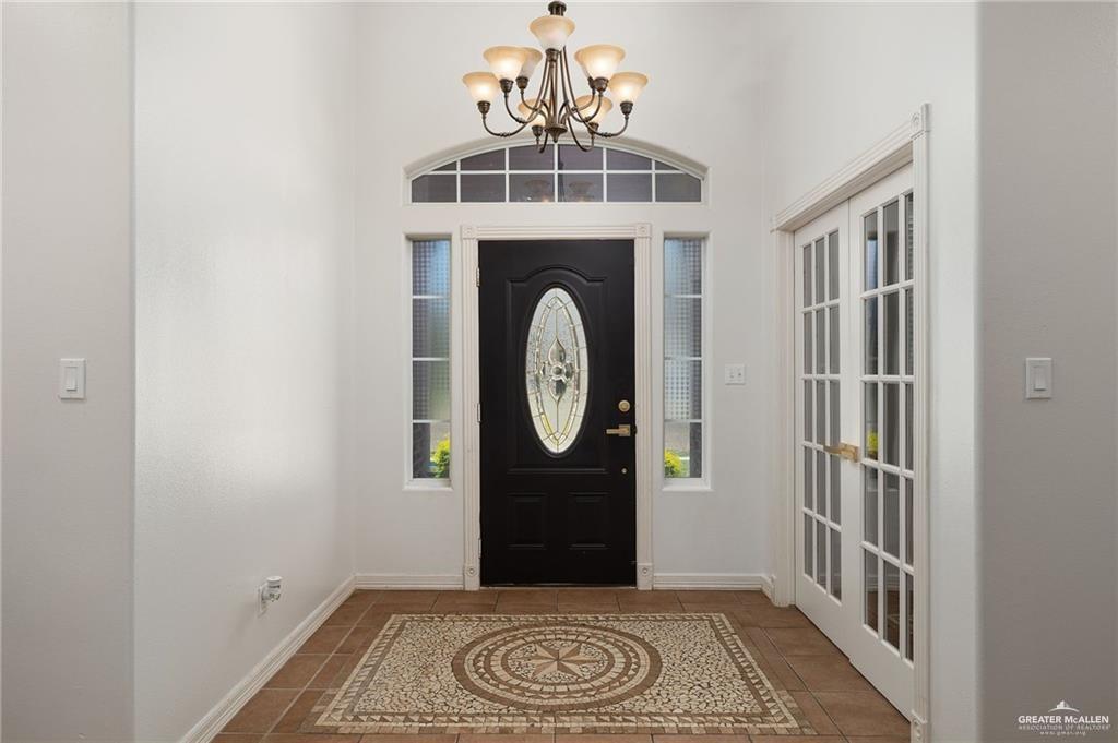 1311 East 28th Street Mission, TX 78574 - Photo 4 of 19 a view of a hallway with wooden floor