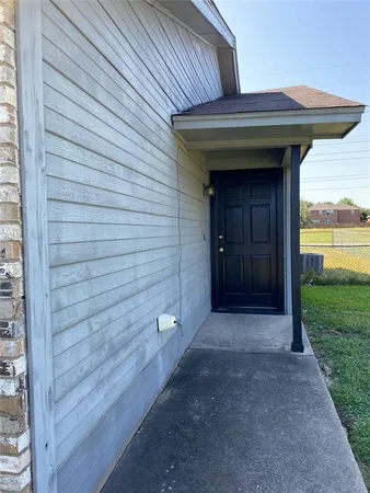 $1,600 | 1112 Valley View Drive, Glenn Heights, TX 75154