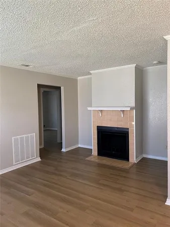 $1,600 | 1112 Valley View Drive, Glenn Heights, TX 75154