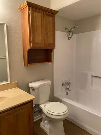 $1,600 | 1112 Valley View Drive, Glenn Heights, TX 75154