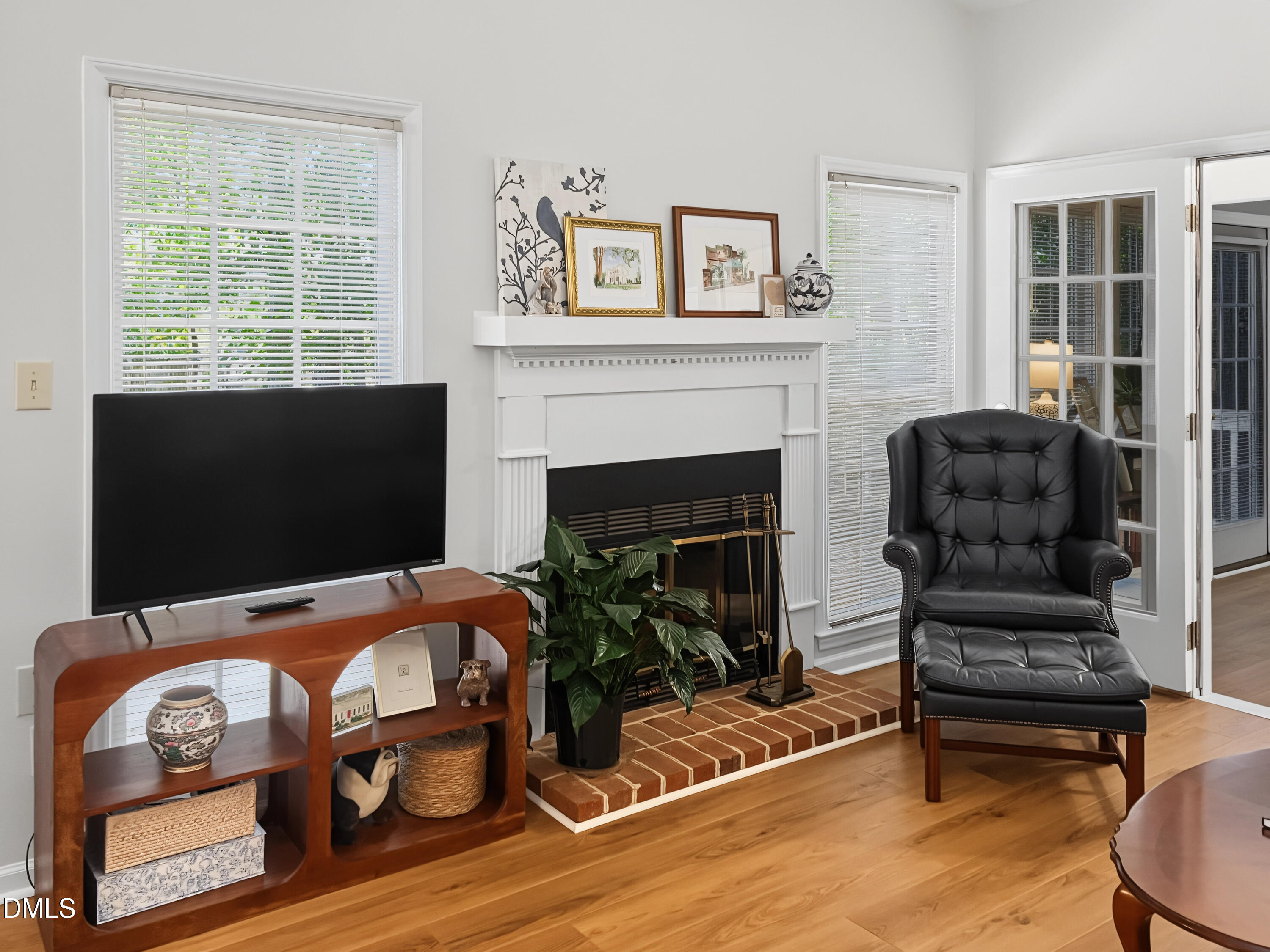 1101 Esher Court Raleigh, NC 27609 - Photo 5 of 19 05_IMG_4056