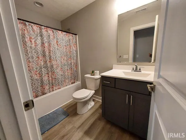 $349,000 | 1406 Hunters Crossing Pass, Huntingburg, IN 47542