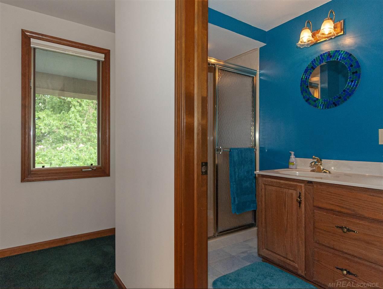 987 Lake Shore Road Grosse Pointe, MI 48236 - Photo 34 of 54 50018284-33.JPG