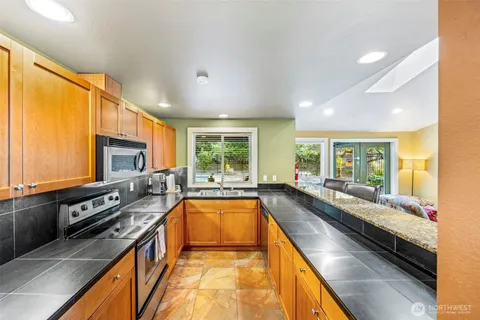 $409,900 | 3008 North Narrows Drive, Unit C103, Tacoma, WA 98407