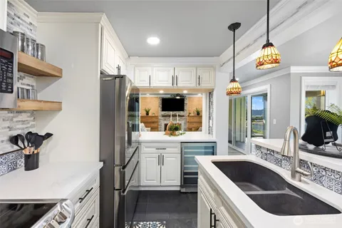 $409,900 | 3008 North Narrows Drive, Unit C103, Tacoma, WA 98407
